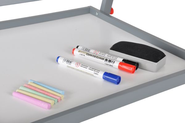 Inclusief stiften, wisser en krijtjes.