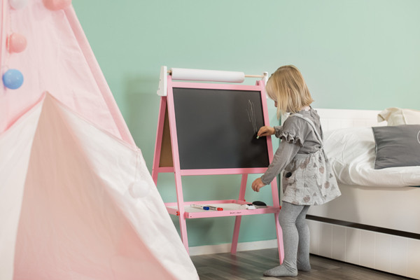 Het bord is 47,5x38 cm.