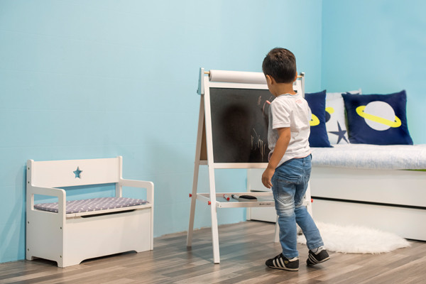 Emar is 3 jaar en 1.00 m lang.