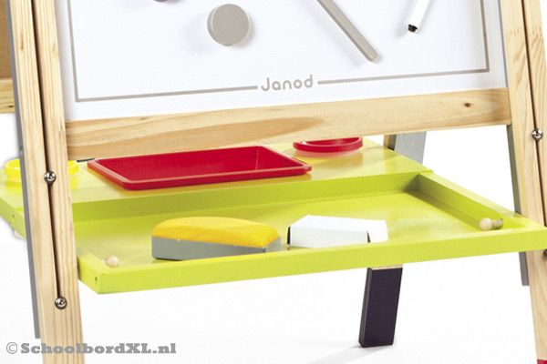 Voorzien van opbergruimte.