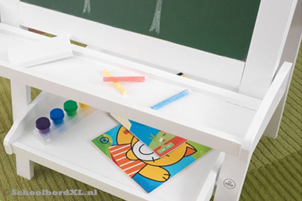 Met handig opbergblad en grote opbergplank.